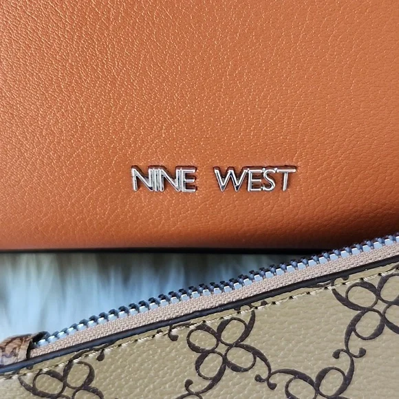 NWT NINE WEST DIANTHA CARRYALL SHOULDER BAG WITH WRISTLET - Picture 3 of 16